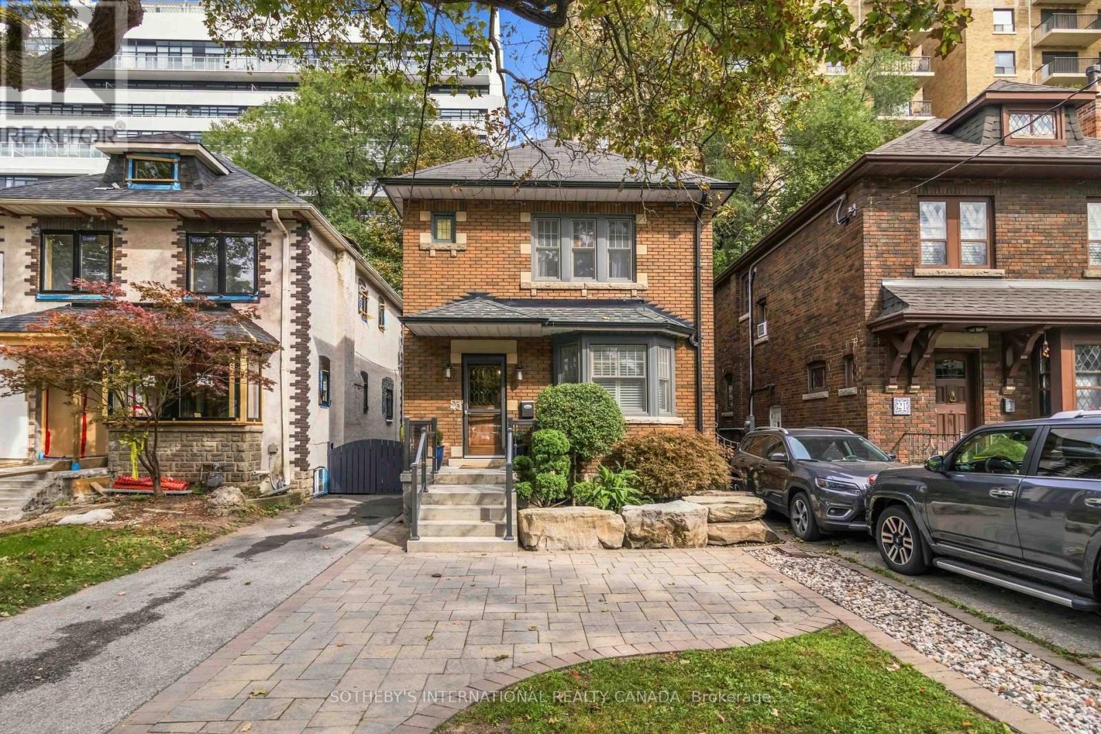 25 Cortland Avenue Property Photo 1