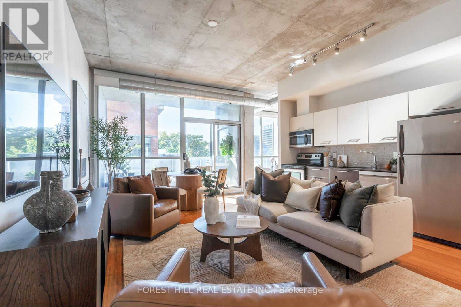 415 - 60 Bathurst Street Property Photo 3