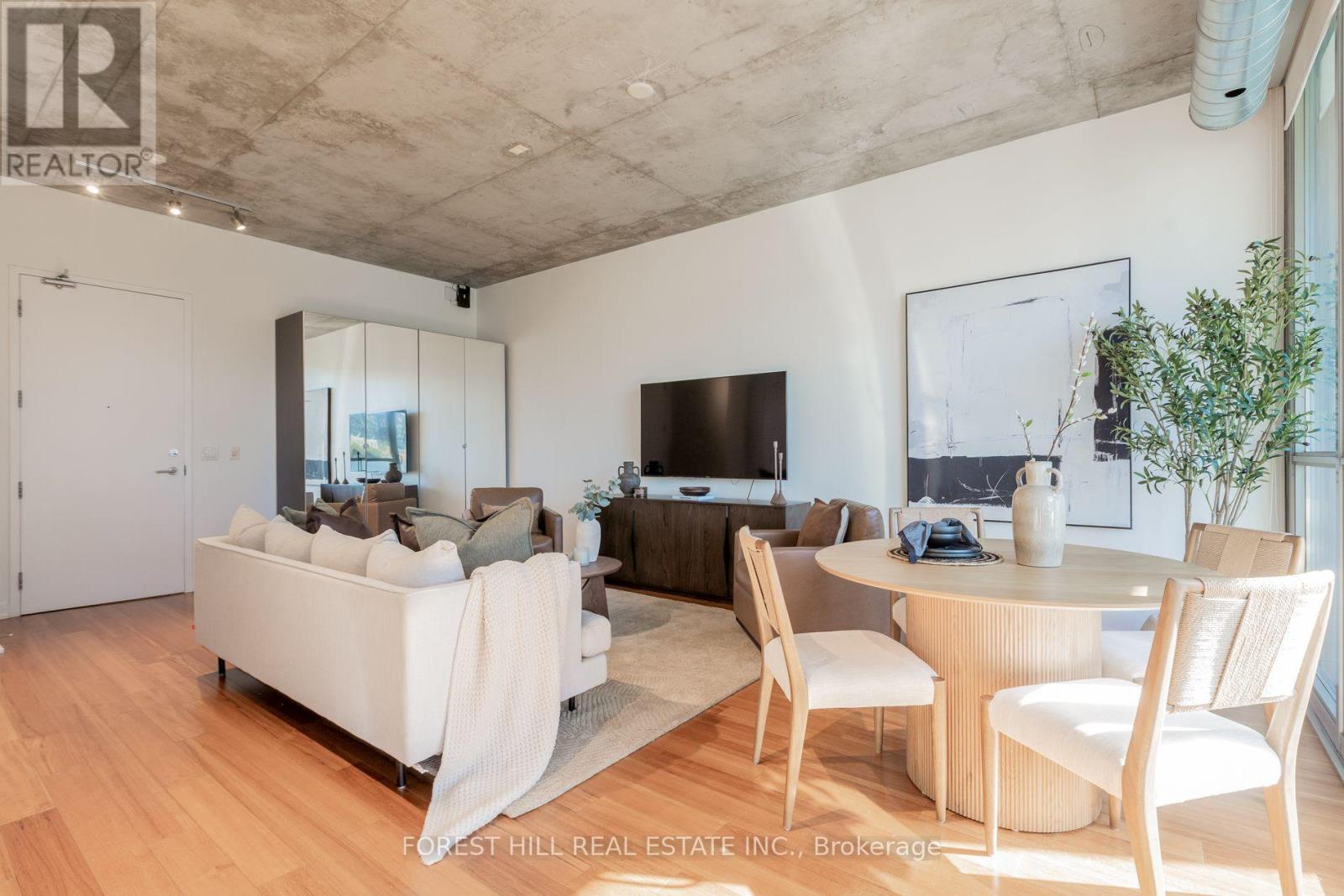 415 - 60 Bathurst Street Property Photo 8