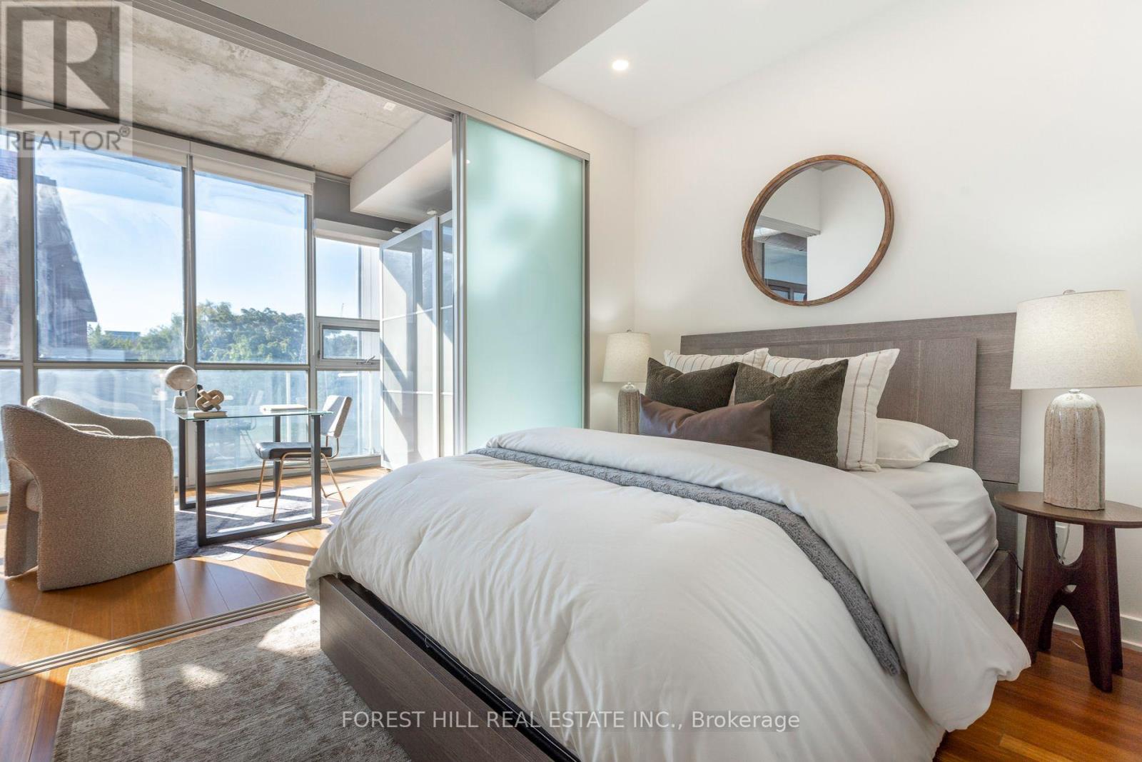 415 - 60 Bathurst Street Property Photo 13