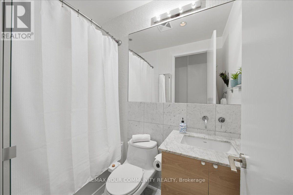 227 - 380 Macpherson Avenue Property Photo 5