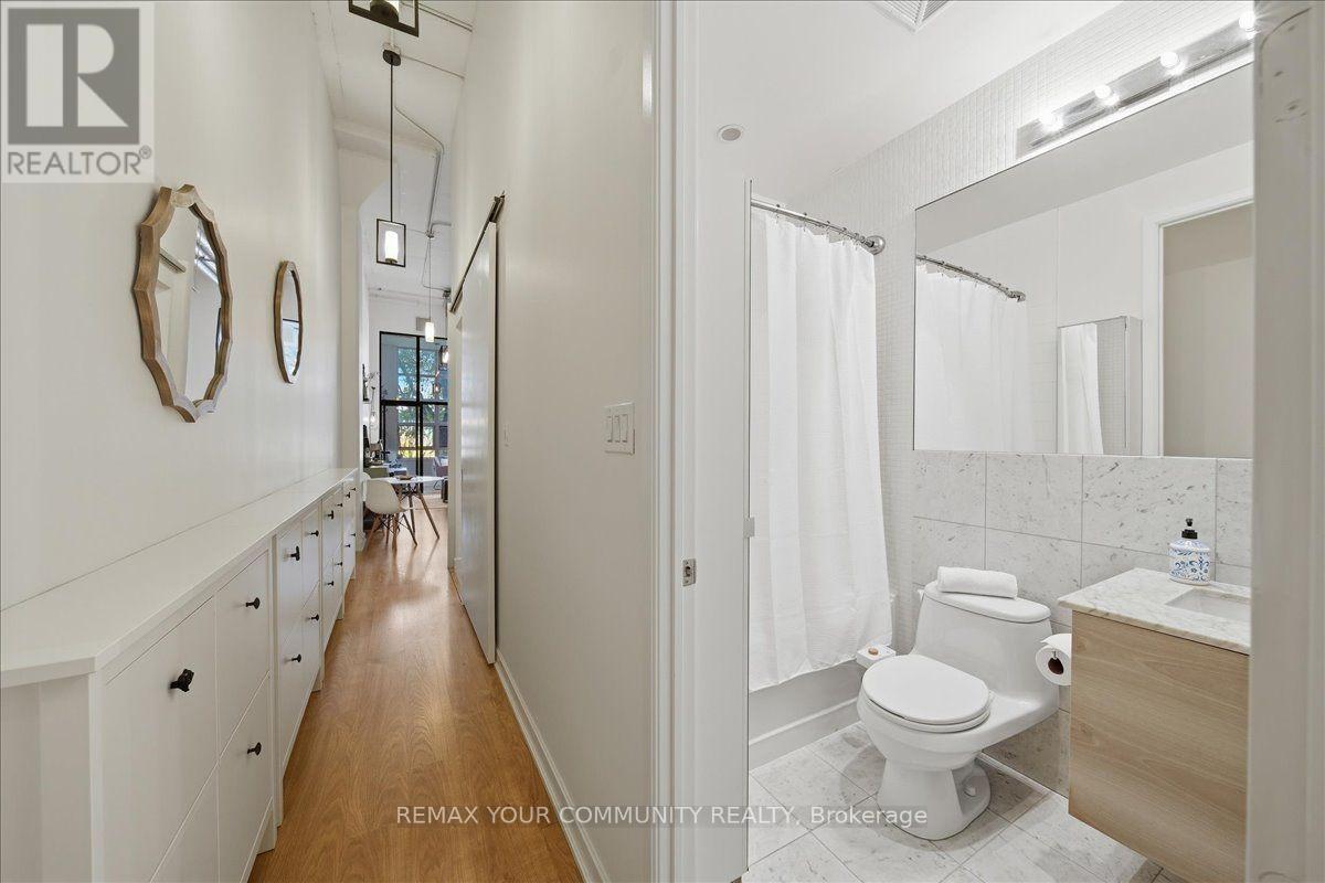 227 - 380 Macpherson Avenue Property Photo 6