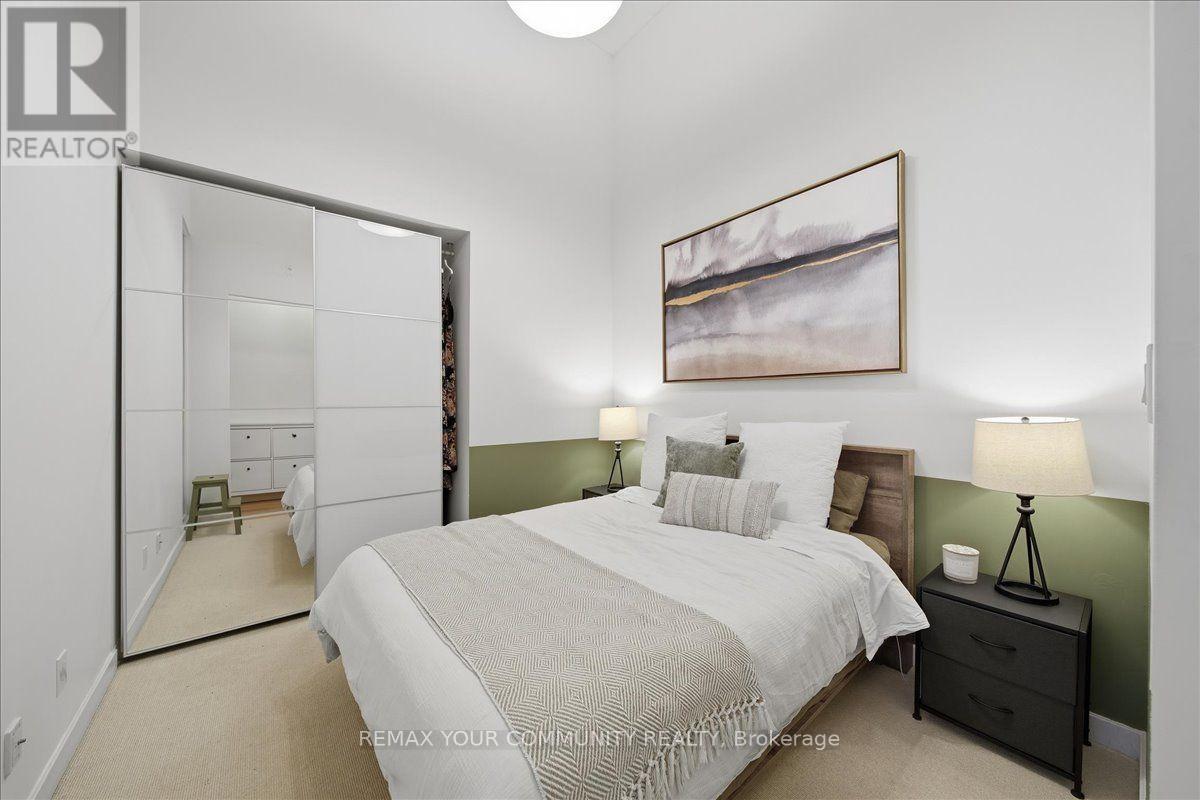 227 - 380 Macpherson Avenue Property Photo 10