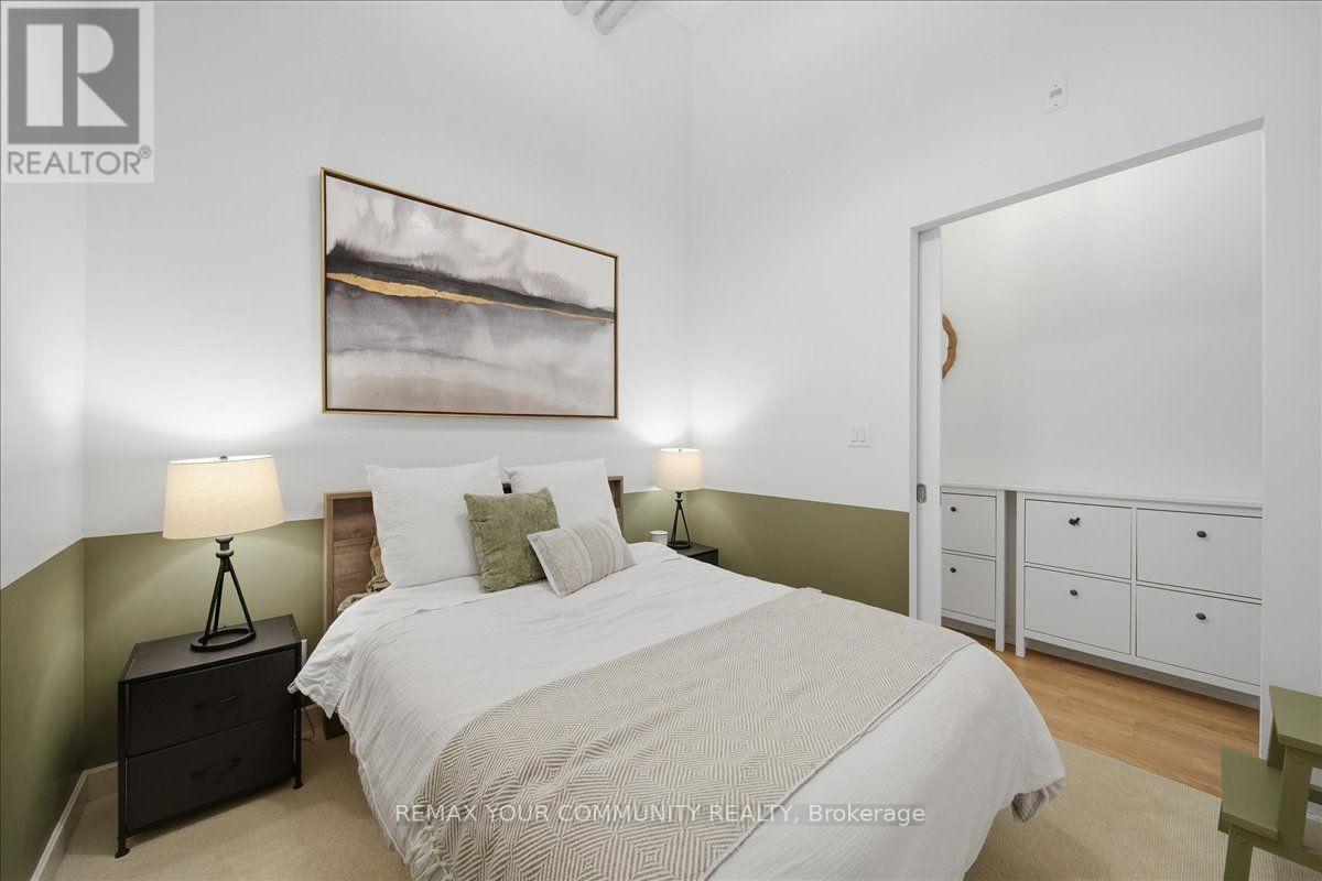 227 - 380 Macpherson Avenue Property Photo 11