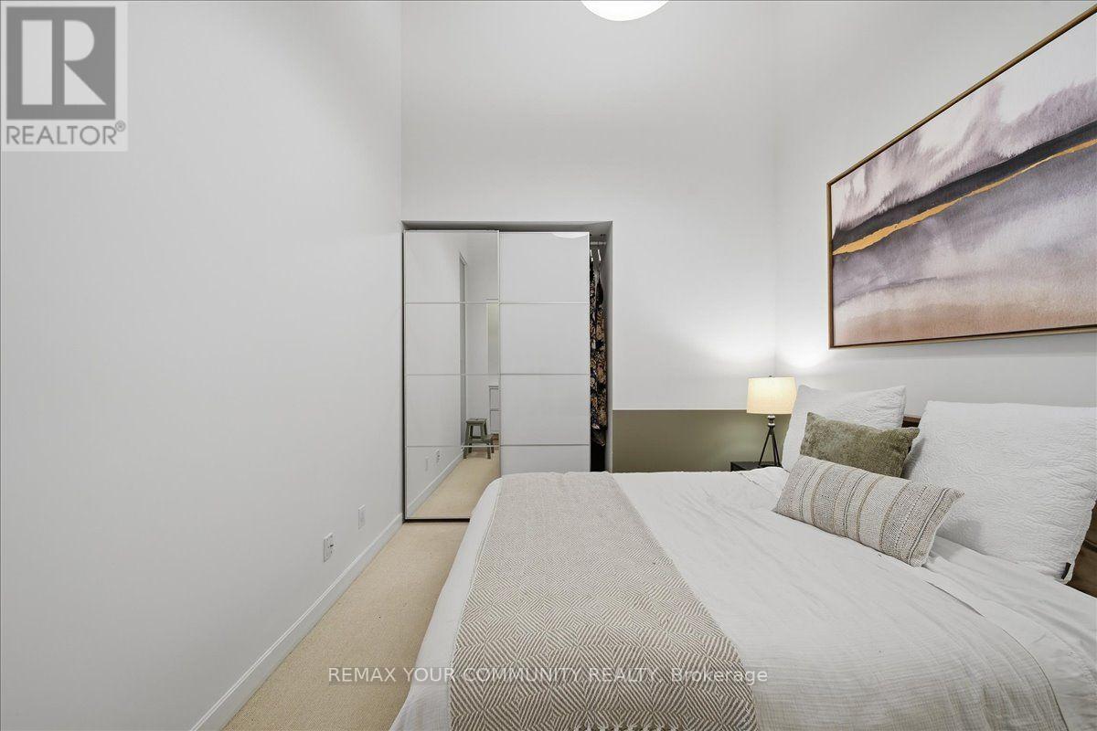 227 - 380 Macpherson Avenue Property Photo 12