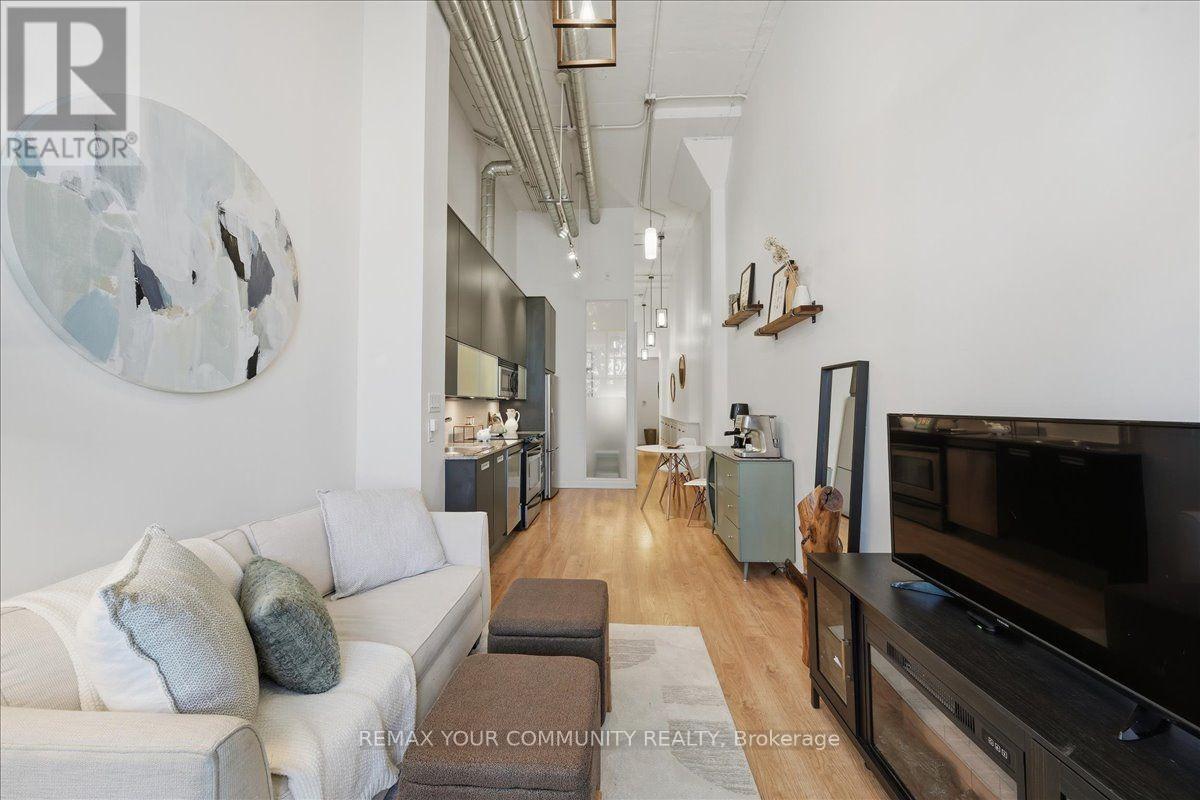 227 - 380 Macpherson Avenue Property Photo 20