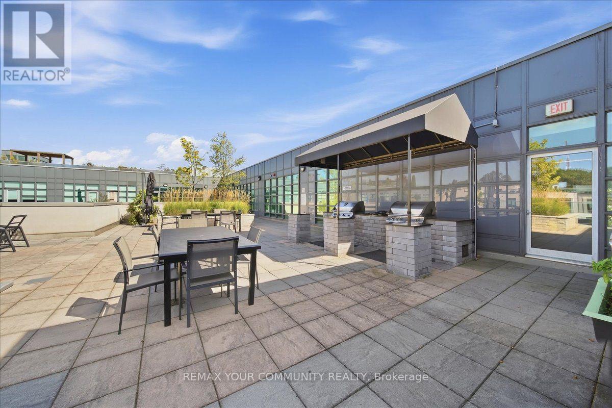 227 - 380 Macpherson Avenue Property Photo 28