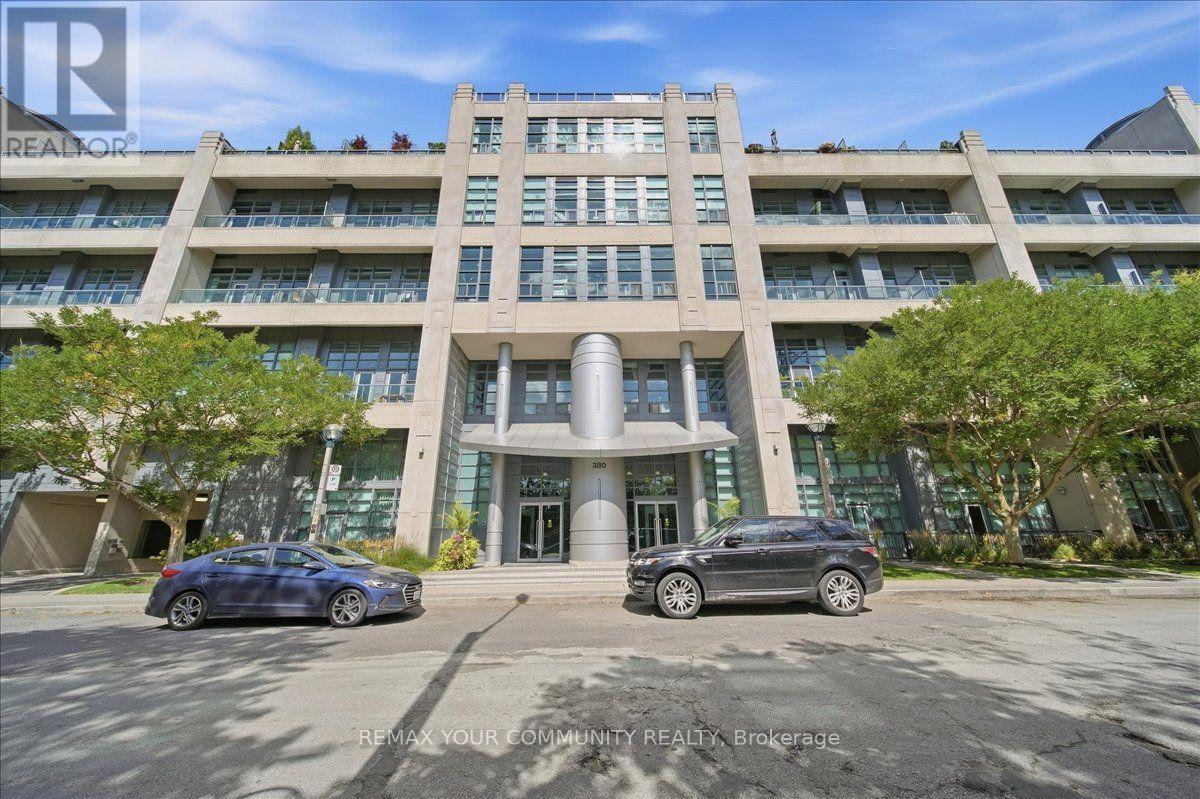 227 - 380 Macpherson Avenue Property Photo 30