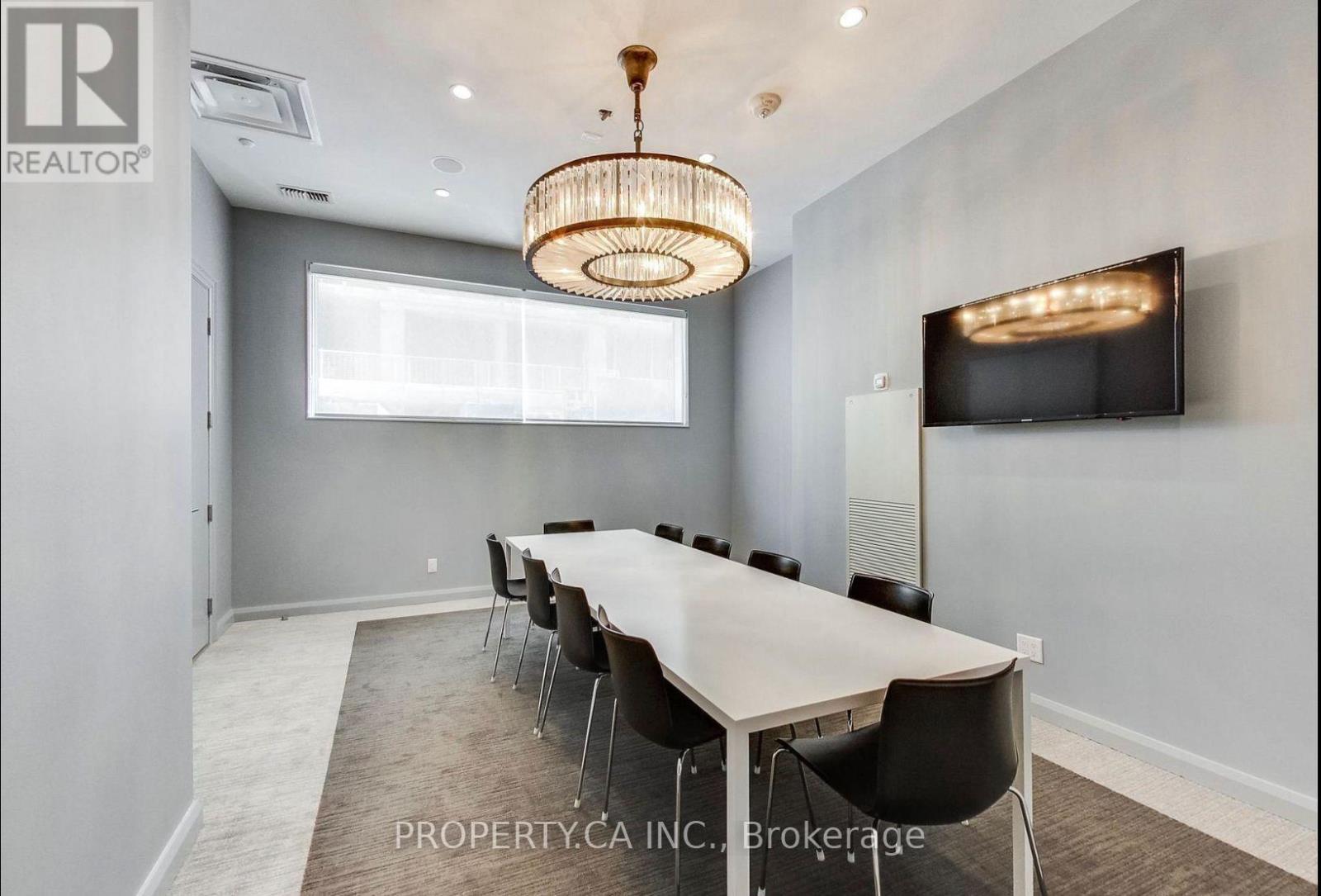 2401 - 155 Yorkville Avenue Property Photo 11