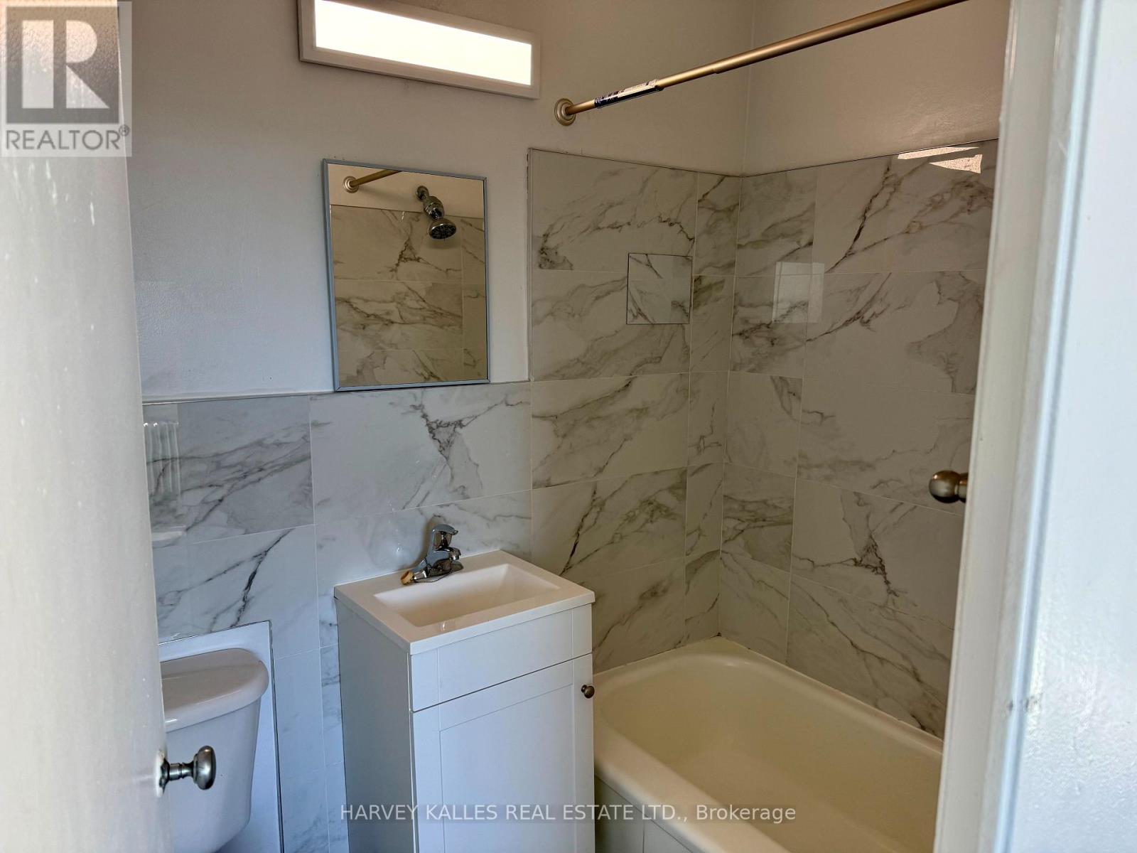 311 - 1582 Bathurst Street Property Photo 4
