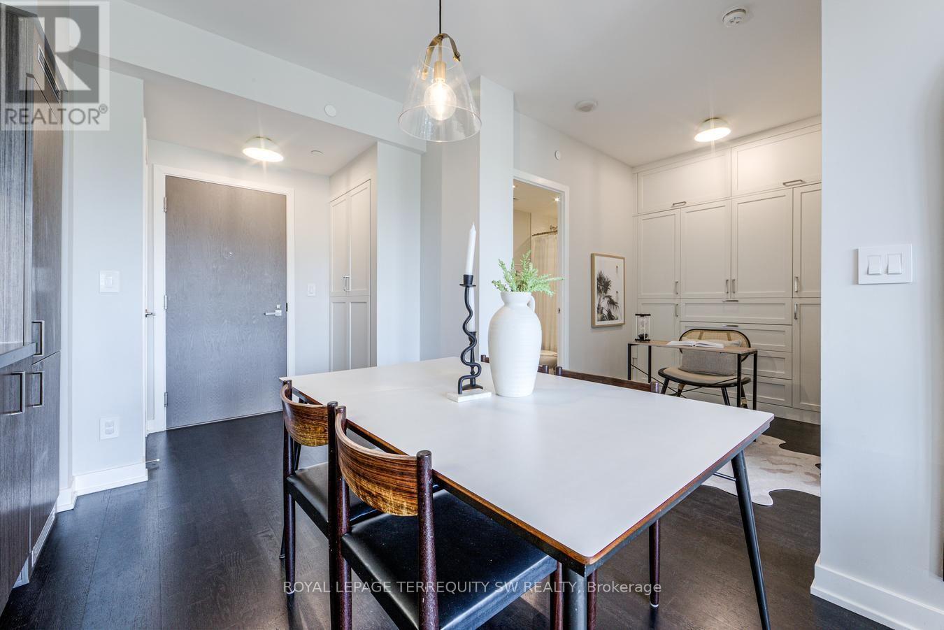 510 - 501 St. Clair Avenue W Property Photo 8