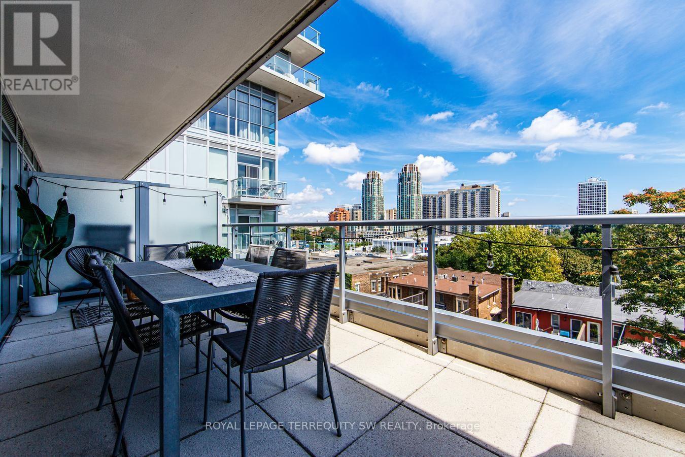 510 - 501 St. Clair Avenue W Property Photo 17