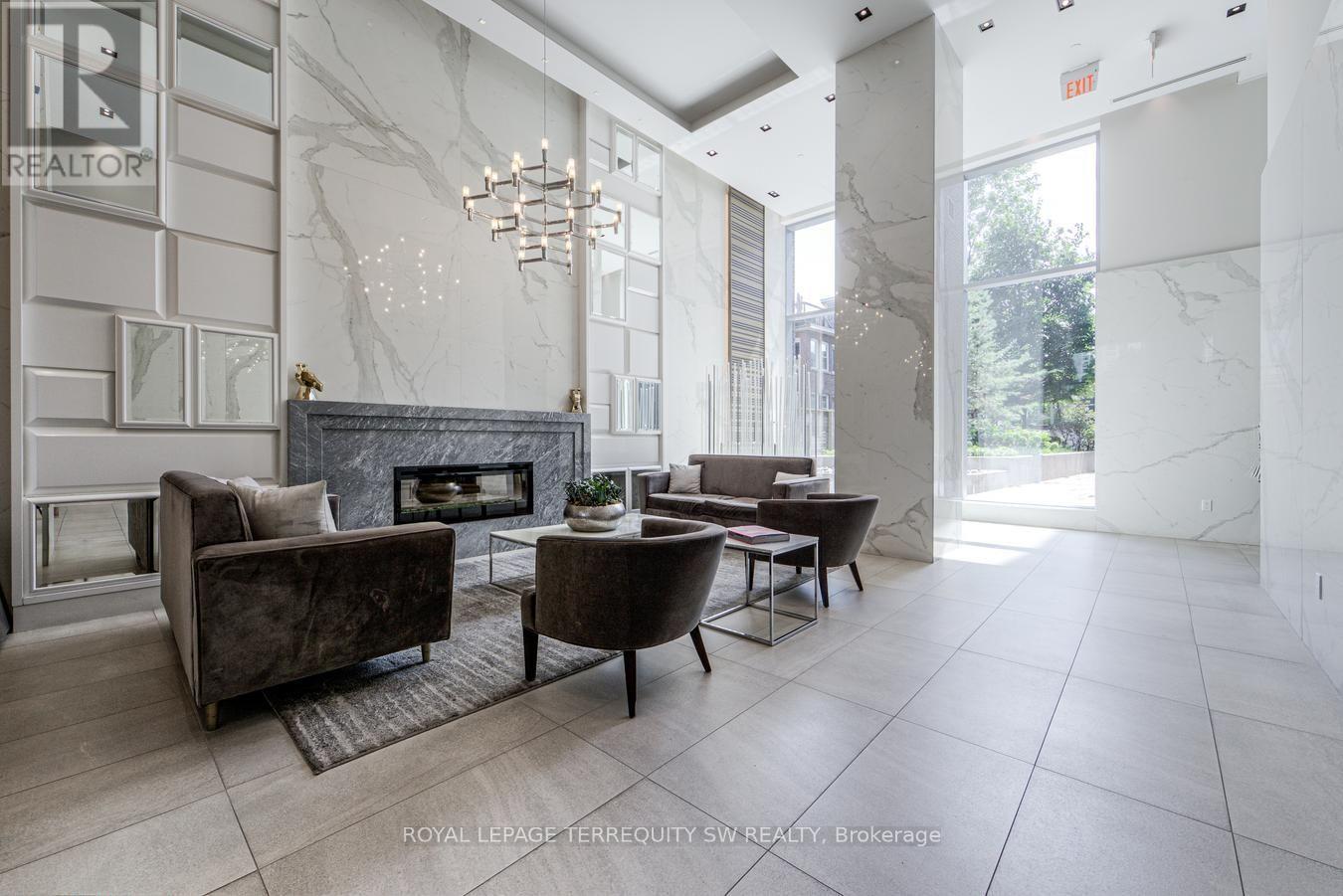 510 - 501 St. Clair Avenue W Property Photo 19