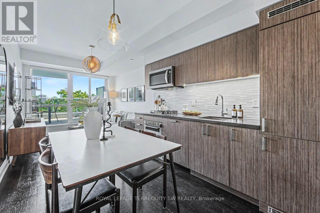 510 - 501 St. Clair Avenue W Property Photo 23