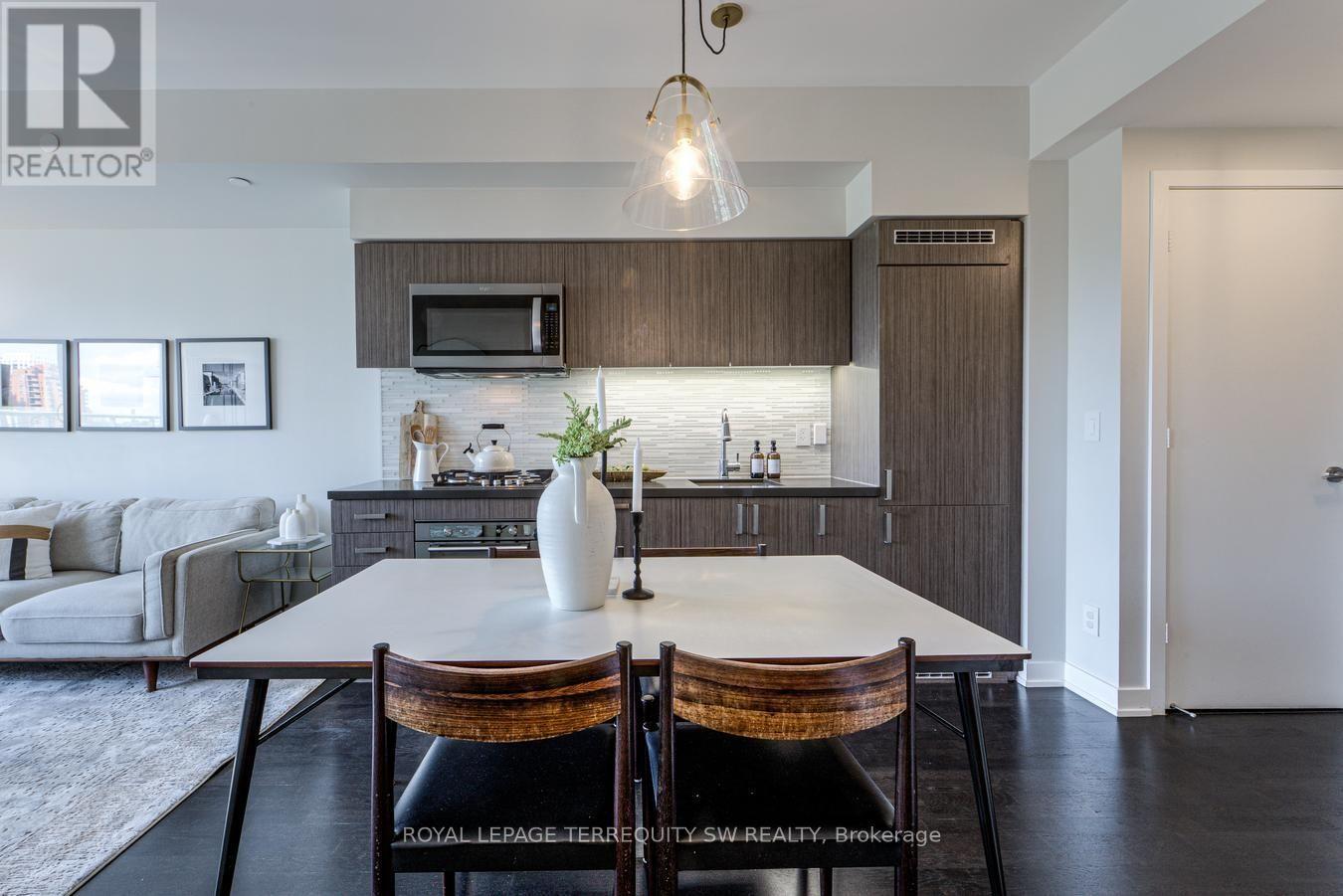 510 - 501 St. Clair Avenue W Property Photo 24