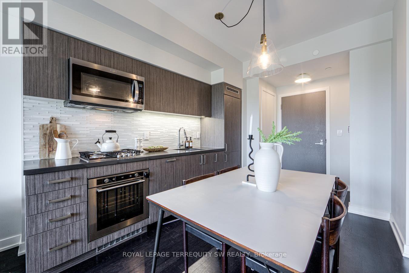 510 - 501 St. Clair Avenue W Property Photo 26