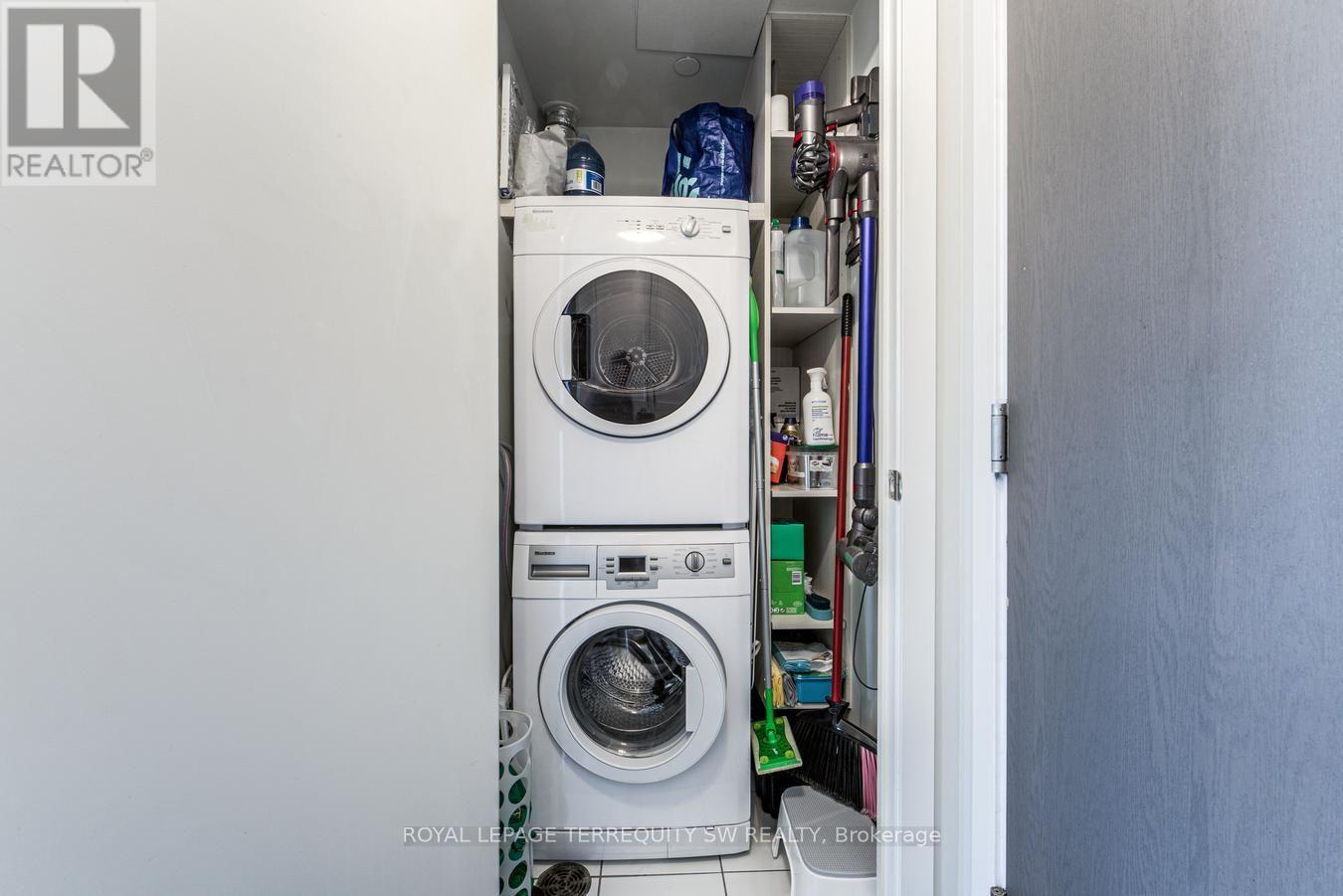 510 - 501 St. Clair Avenue W Property Photo 29