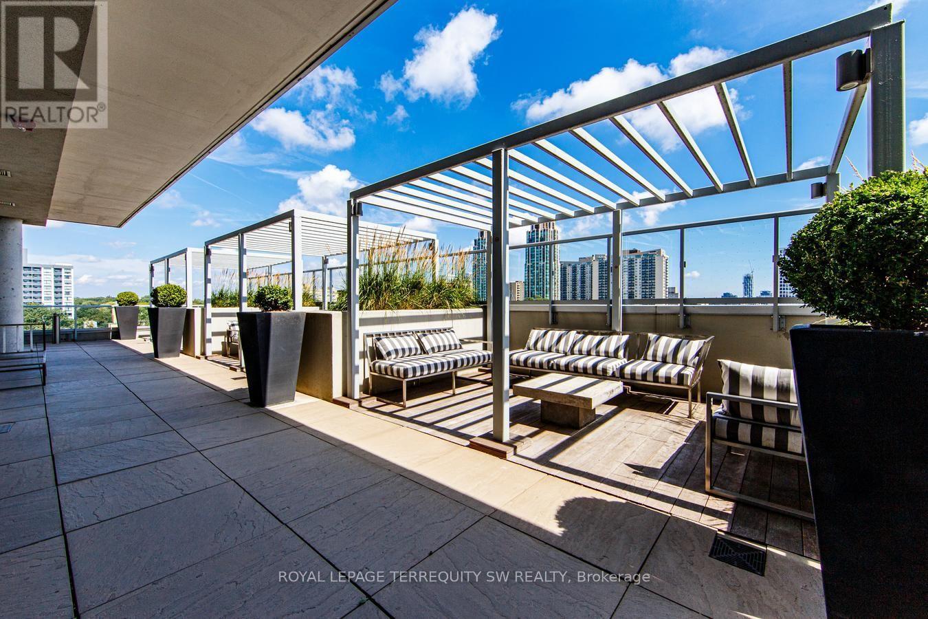 510 - 501 St. Clair Avenue W Property Photo 36