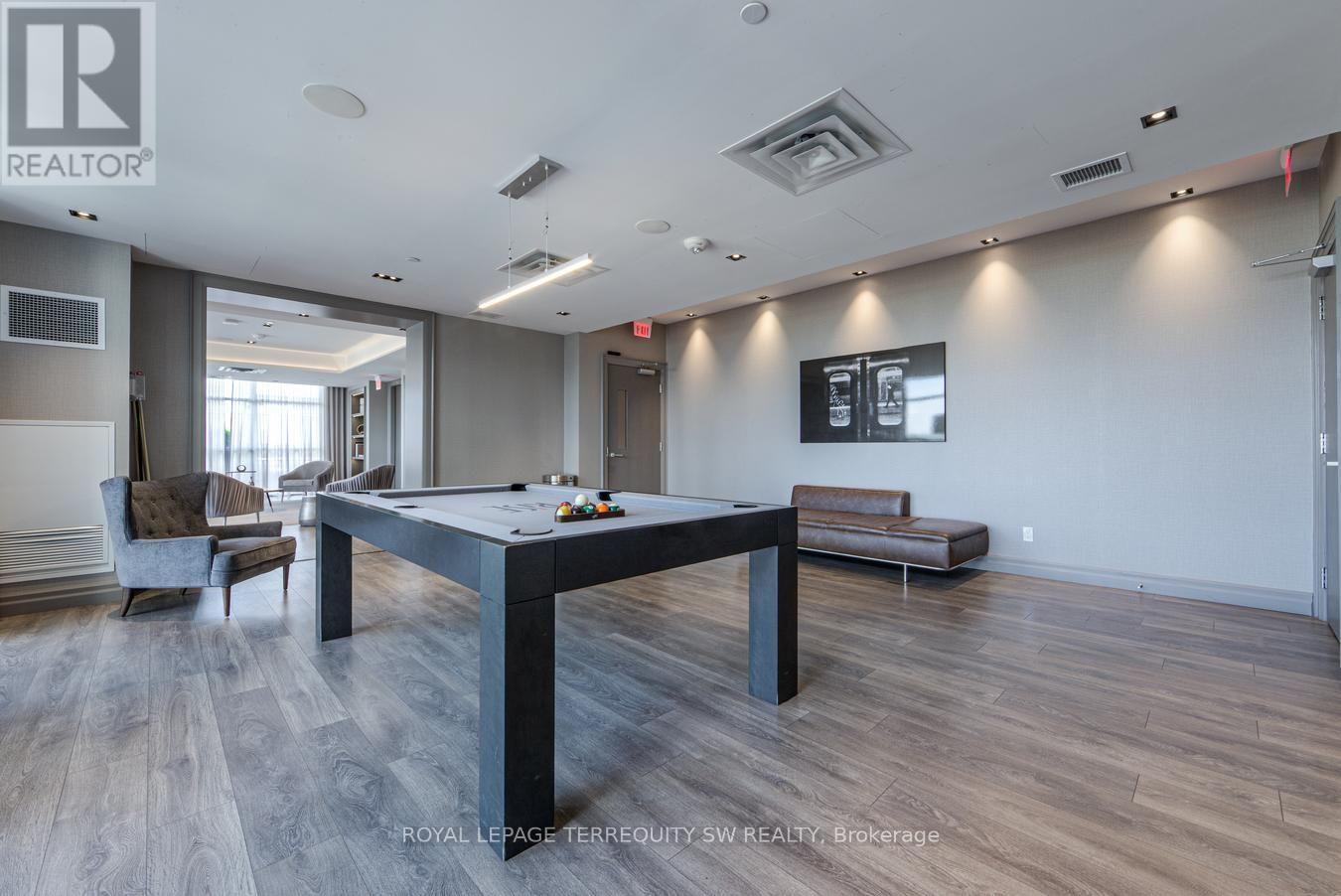 510 - 501 St. Clair Avenue W Property Photo 37