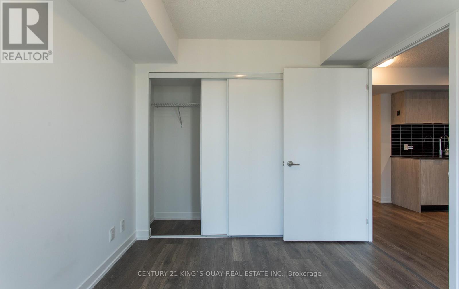 2005 - 60 Shuter Street Property Photo 8