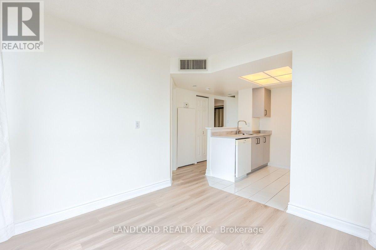 2504 - 5 Concorde Place Property Photo 4