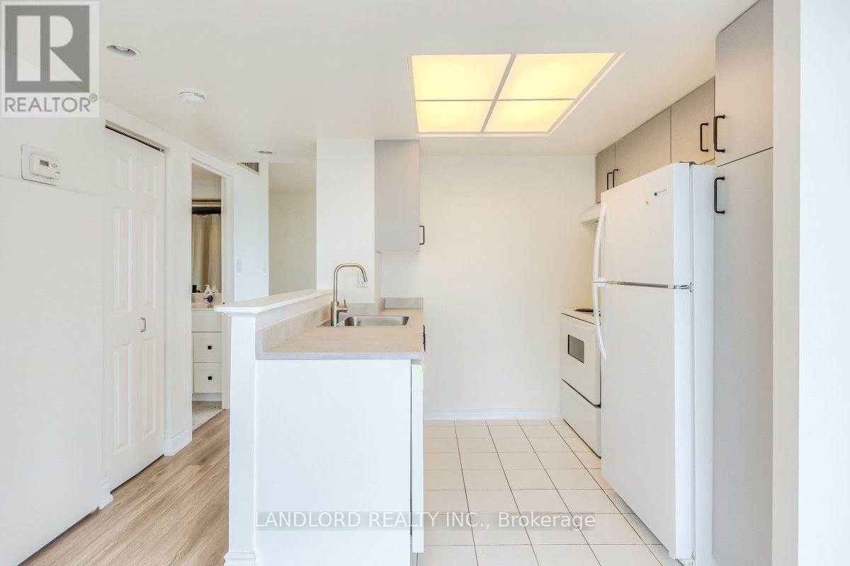 2504 - 5 Concorde Place Property Photo 5