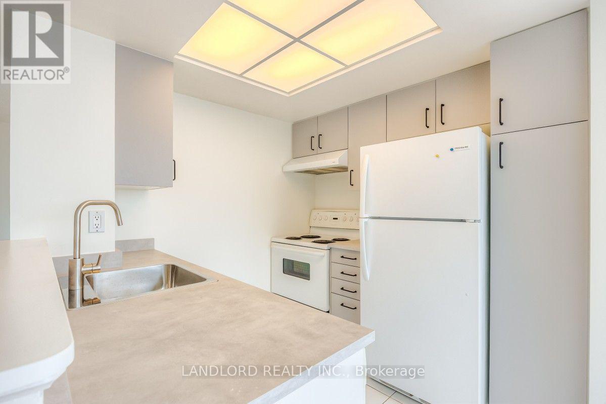 2504 - 5 Concorde Place Property Photo 6