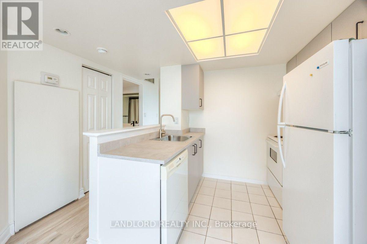 2504 - 5 Concorde Place Property Photo 7