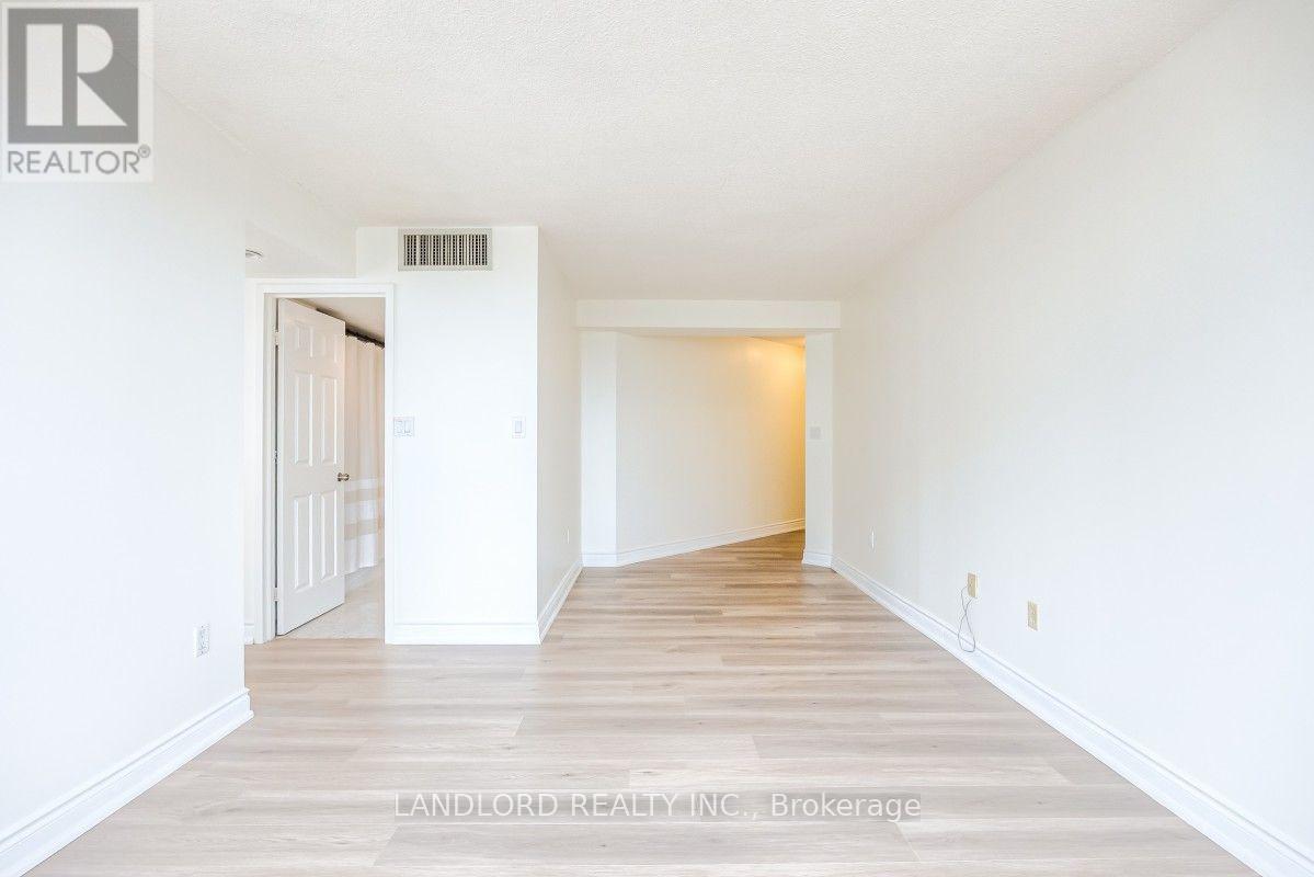 2504 - 5 Concorde Place Property Photo 12