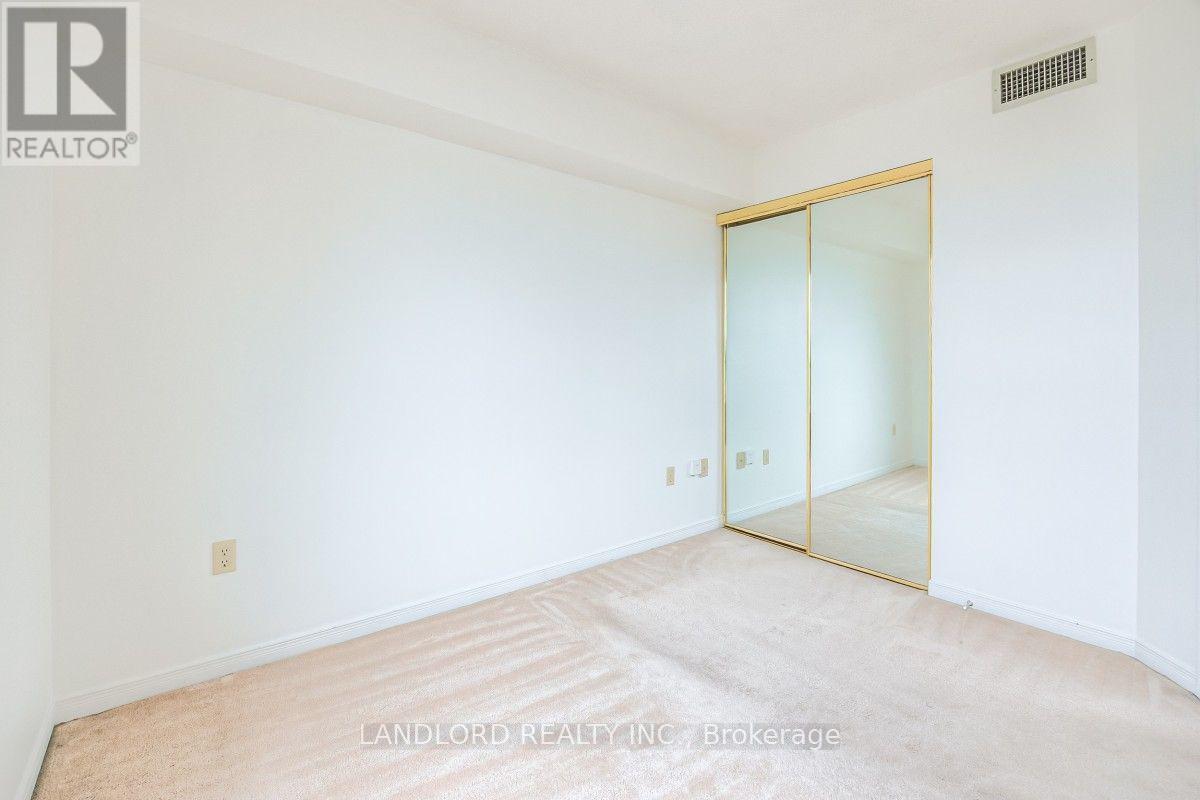 2504 - 5 Concorde Place Property Photo 15