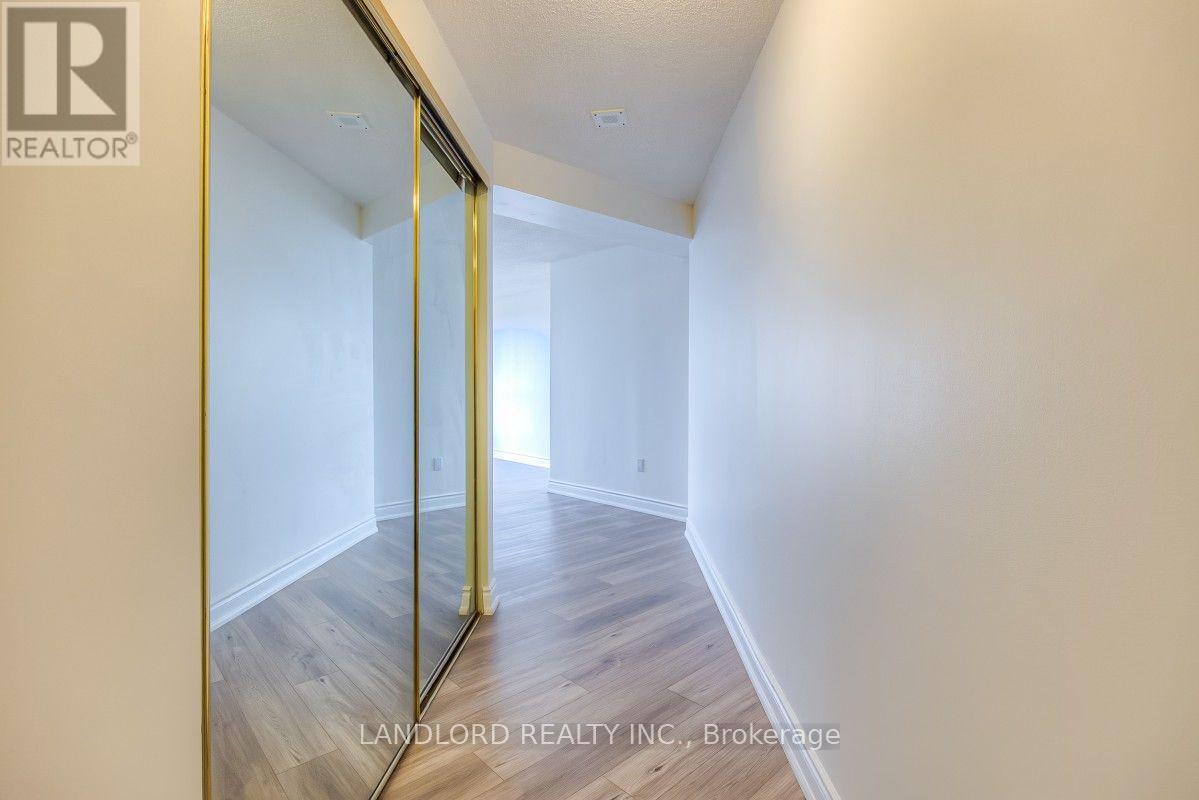 2504 - 5 Concorde Place Property Photo 20