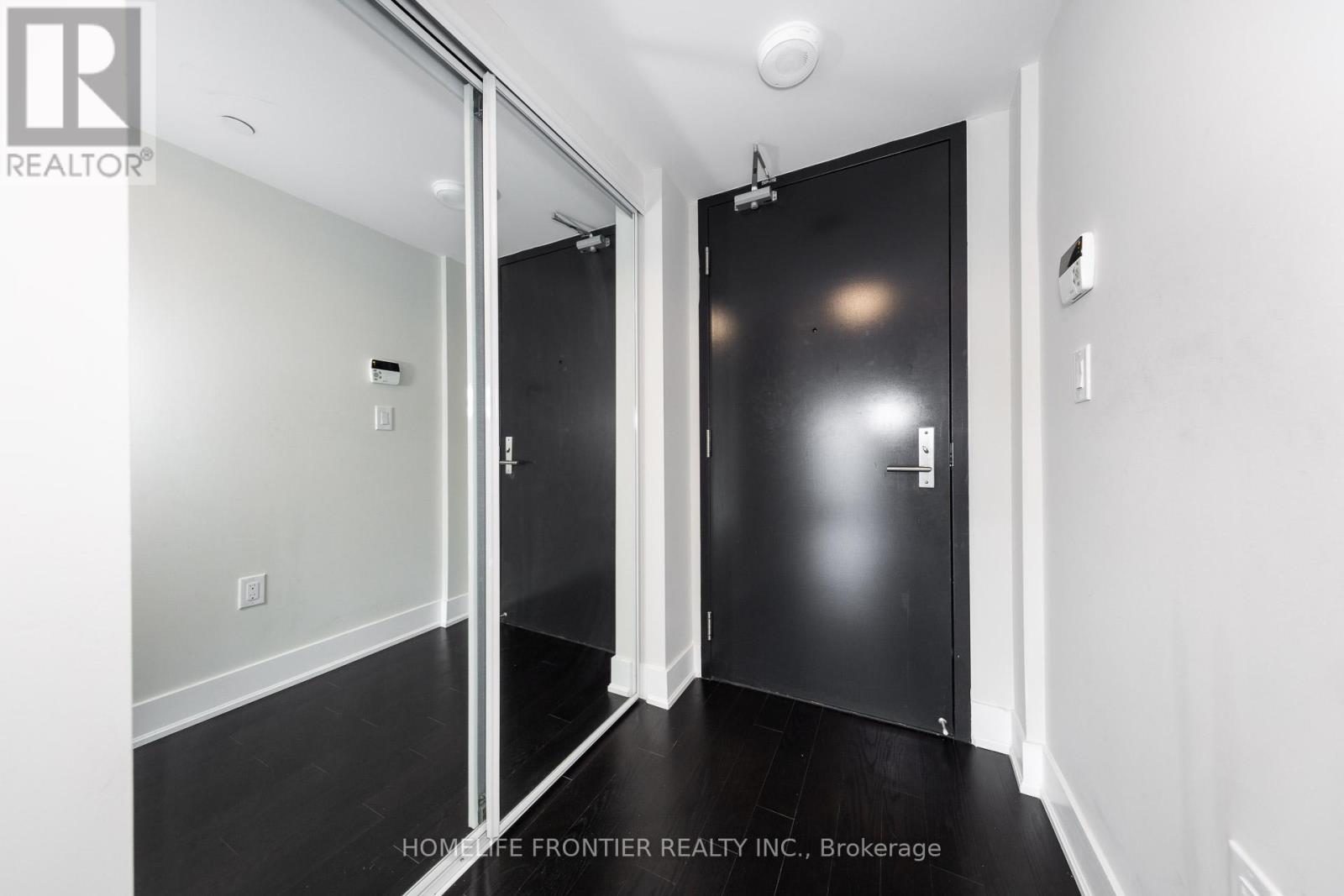 2310 - 955 Bay Street Property Photo 2