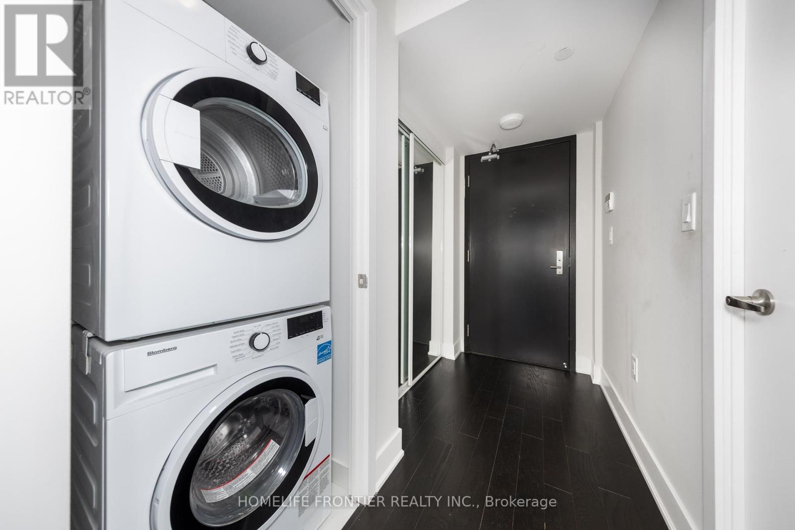2310 - 955 Bay Street Property Photo 3