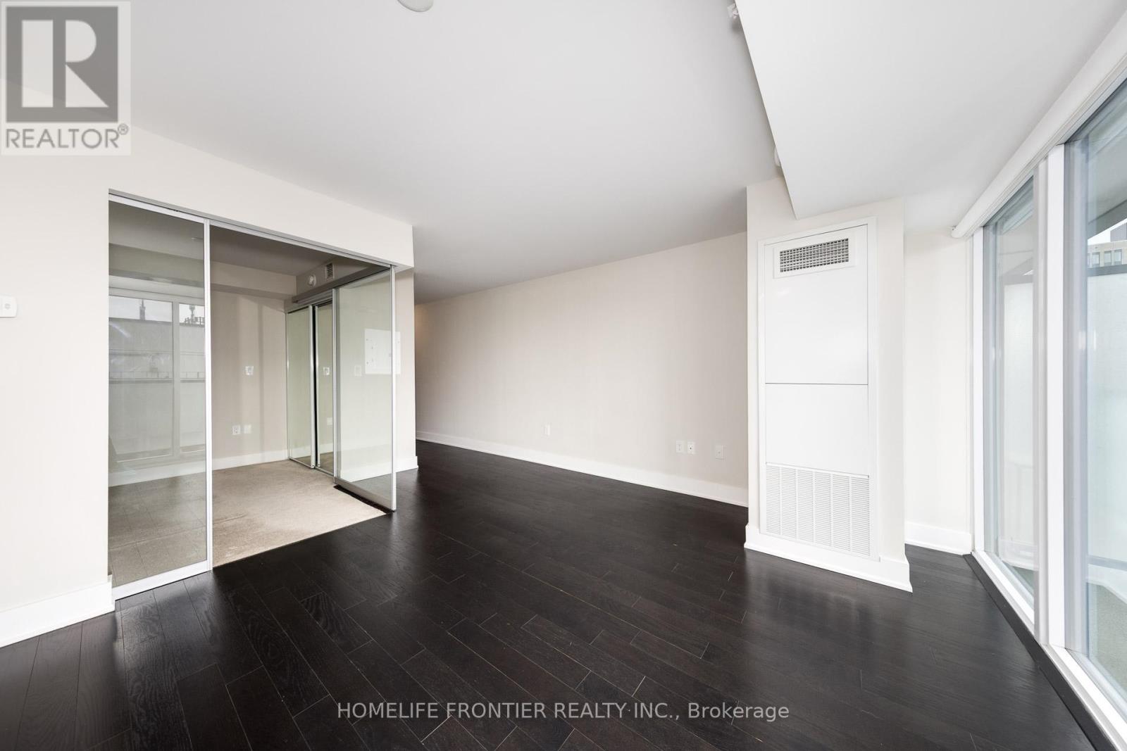 2310 - 955 Bay Street Property Photo 4