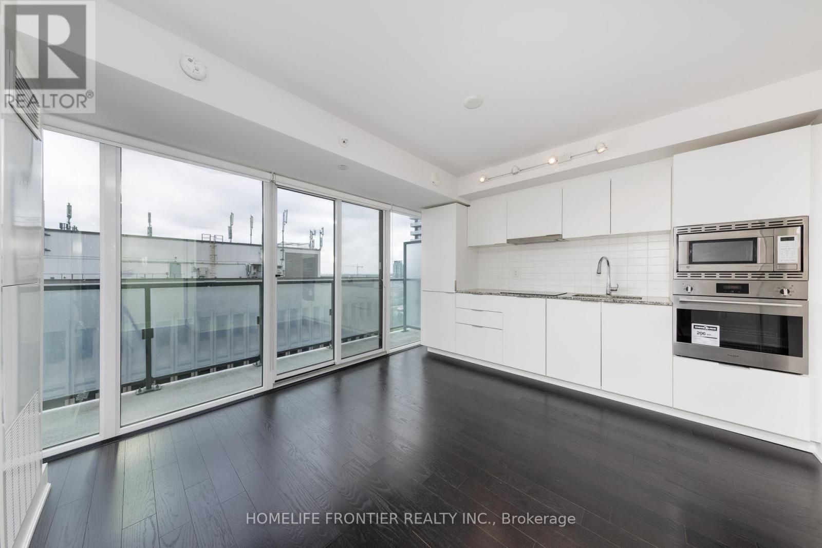 2310 - 955 Bay Street Property Photo 6