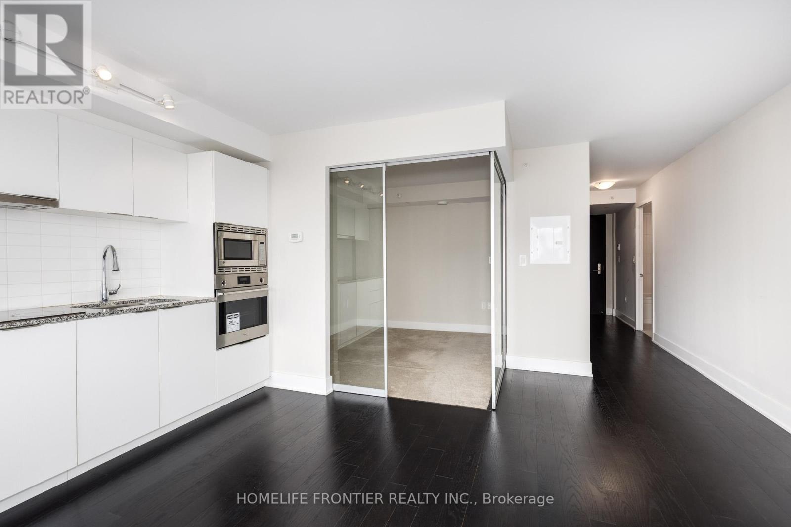 2310 - 955 Bay Street Property Photo 7
