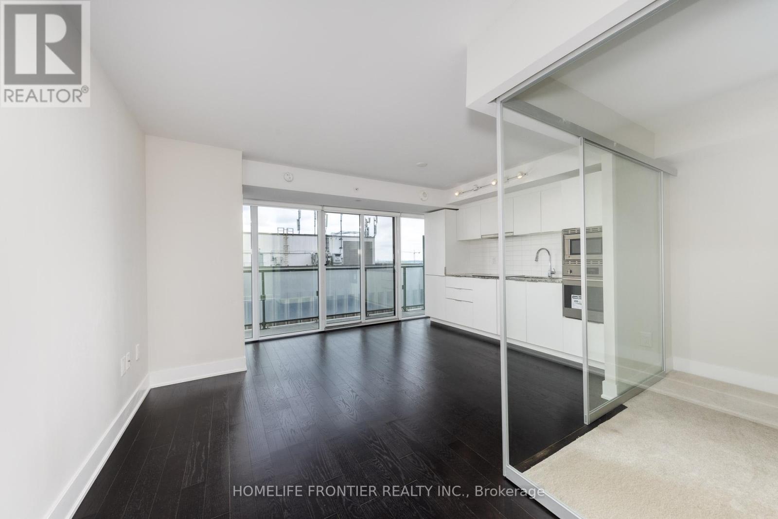 2310 - 955 Bay Street Property Photo 10