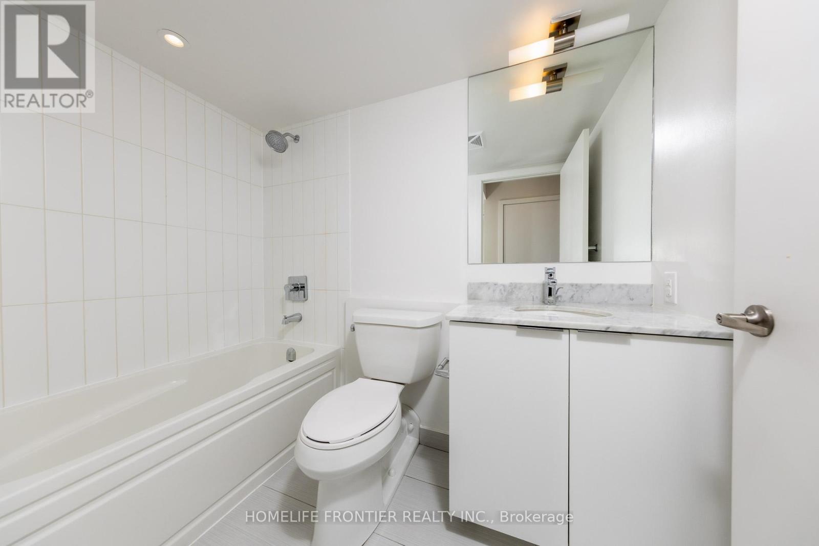 2310 - 955 Bay Street Property Photo 11