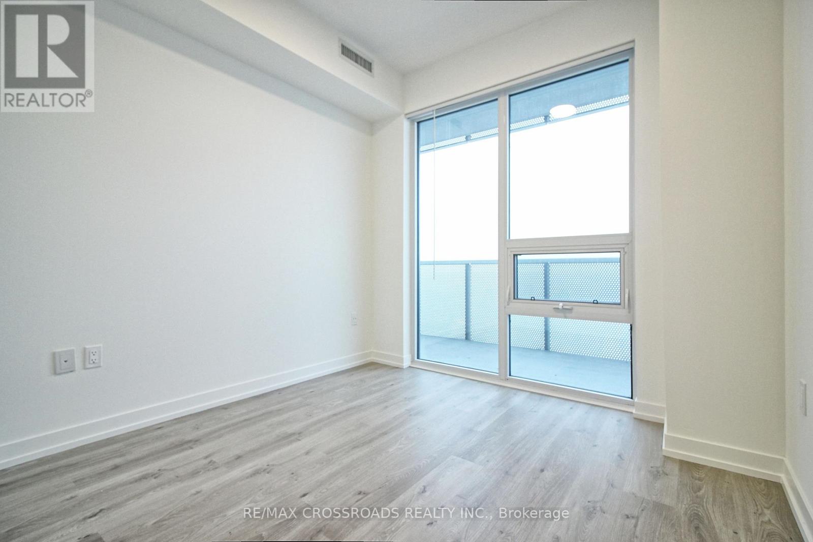 7206 - 138 Downes Street Property Photo 8