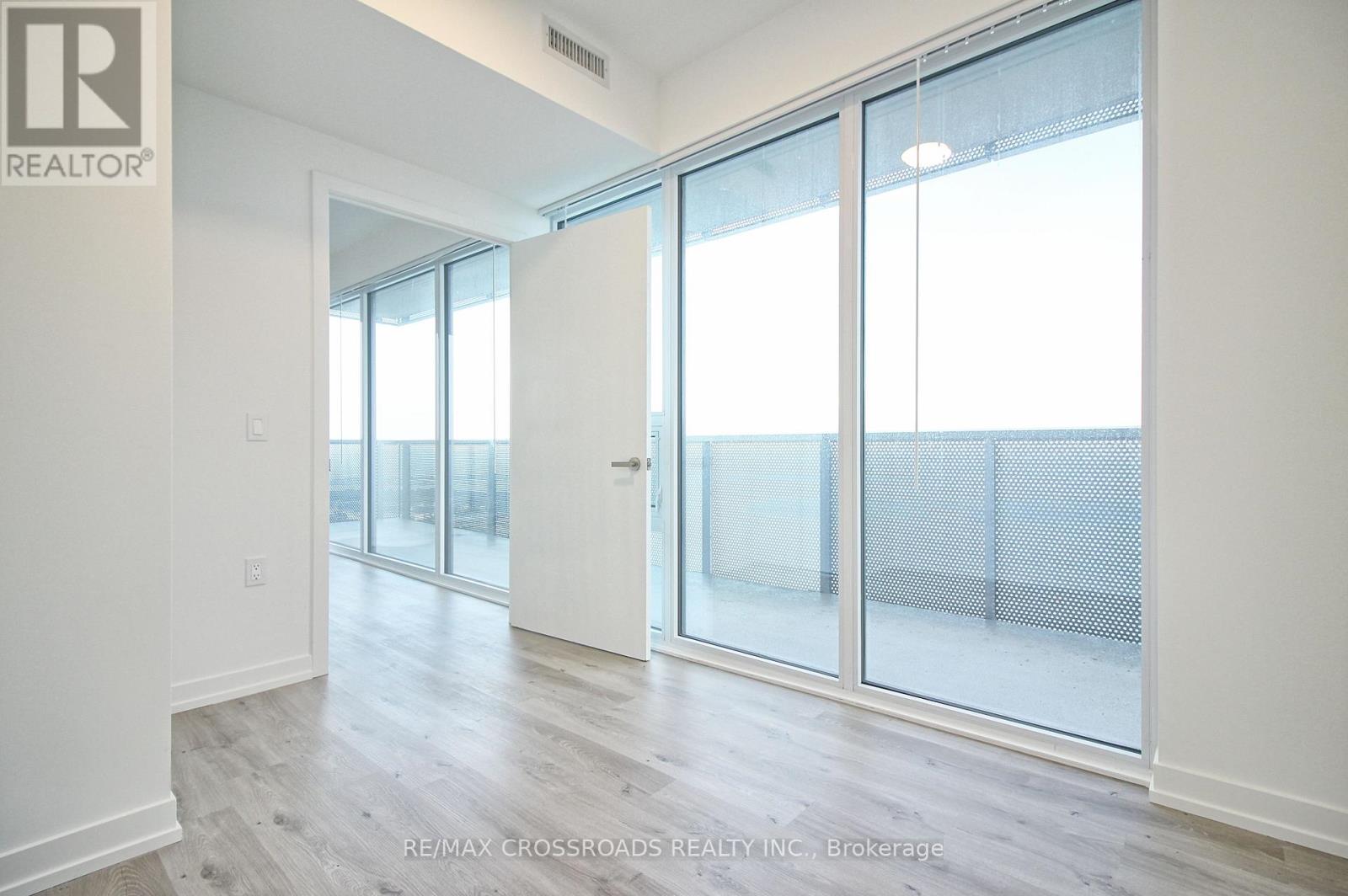 7206 - 138 Downes Street Property Photo 10