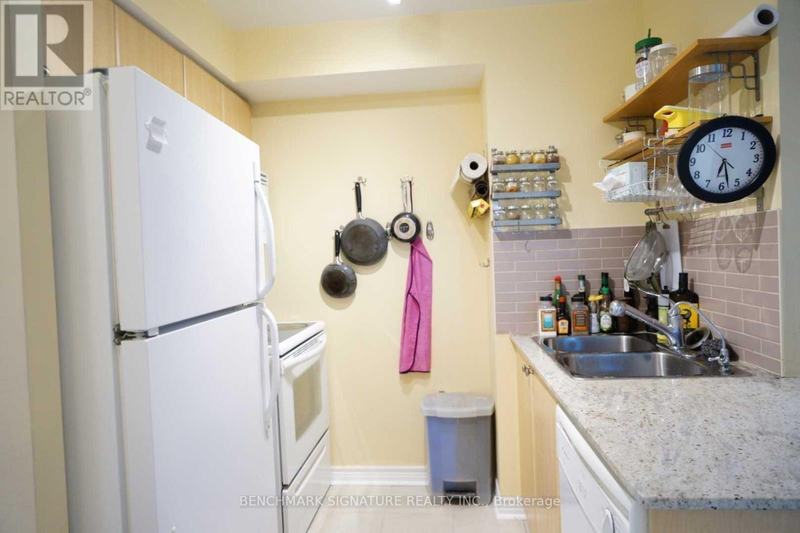 3102 - 763 Bay Street Property Photo 7