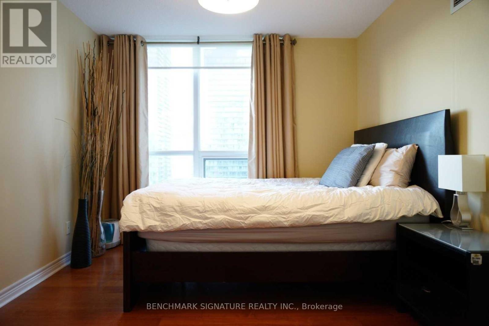 3102 - 763 Bay Street Property Photo 9