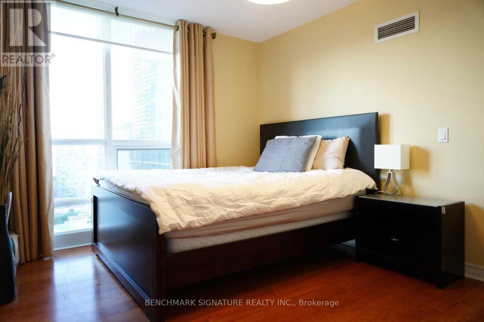 3102 - 763 Bay Street Property Photo 10