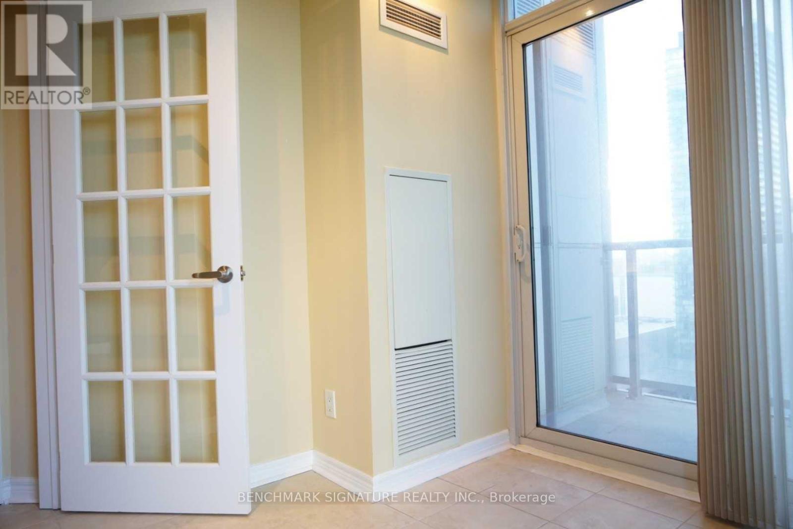 3102 - 763 Bay Street Property Photo 11