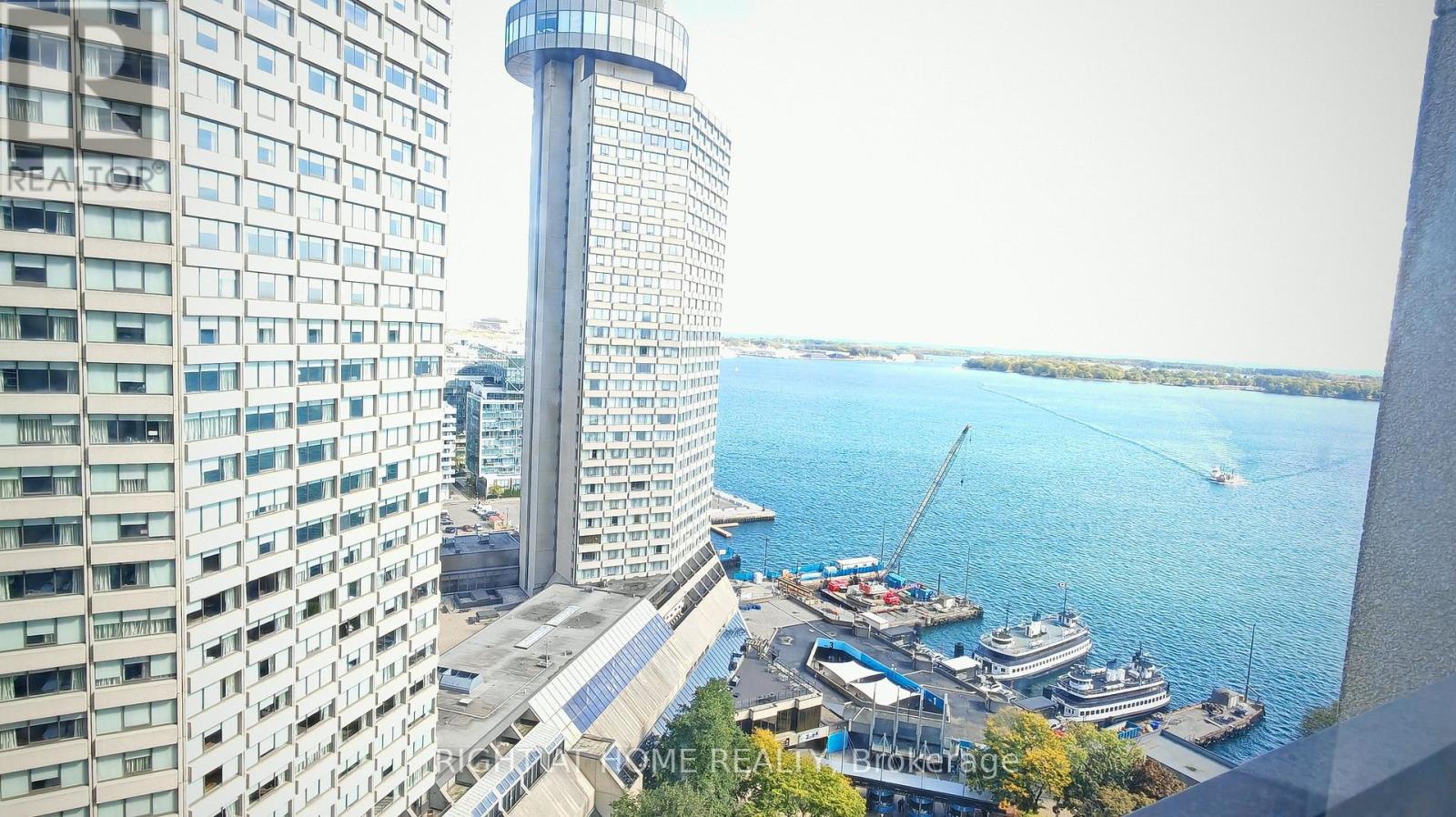 2434 - 33 Harbour Square Property Photo 9