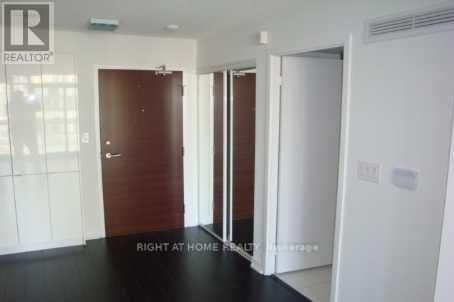 1505 - 15 Iceboat Terrace Property Photo 3