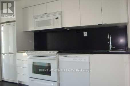 1505 - 15 Iceboat Terrace Property Photo 8