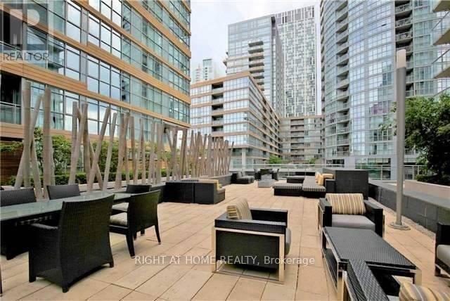1505 - 15 Iceboat Terrace Property Photo 24