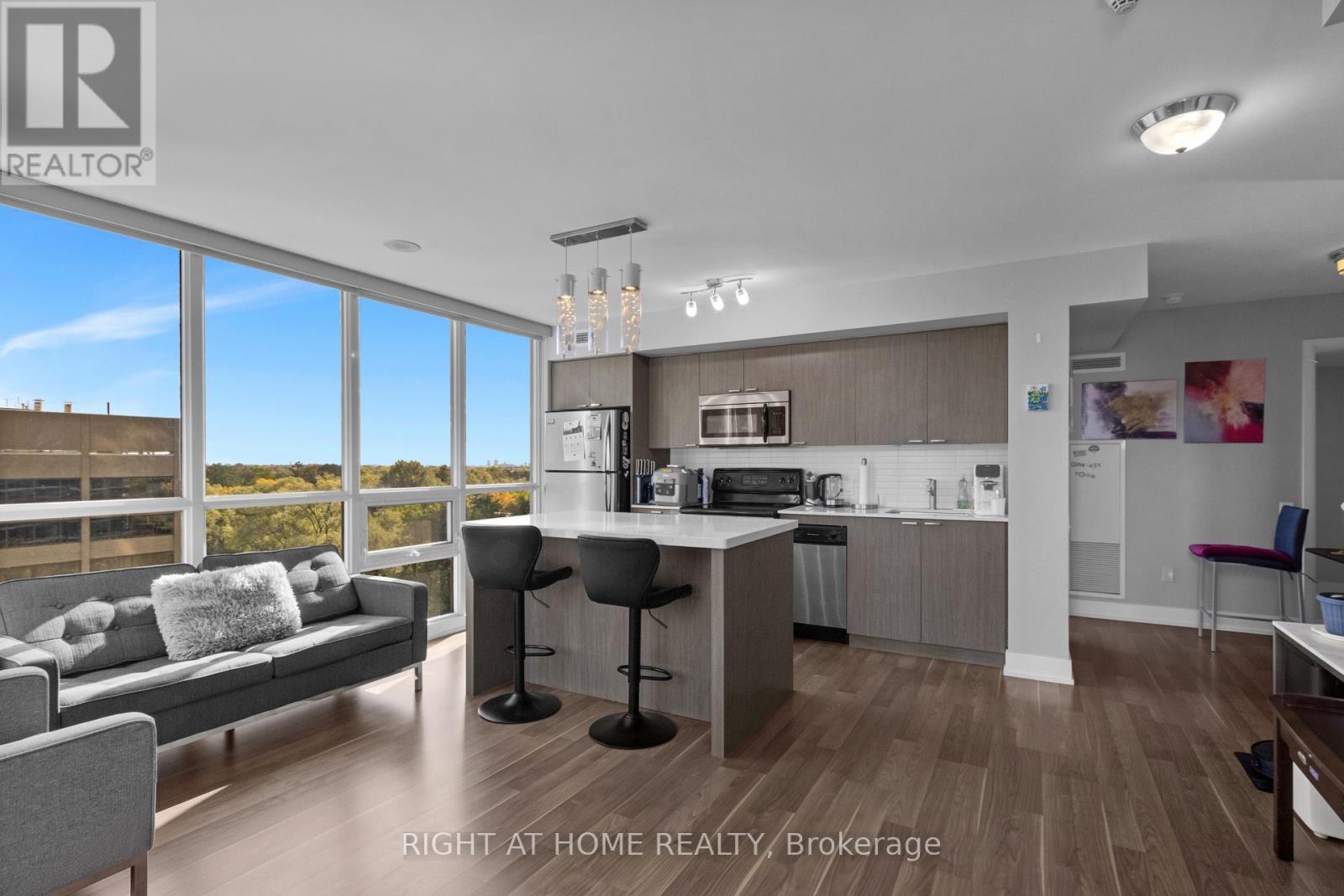 904 - 23 Sheppard Avenue E Property Photo 4