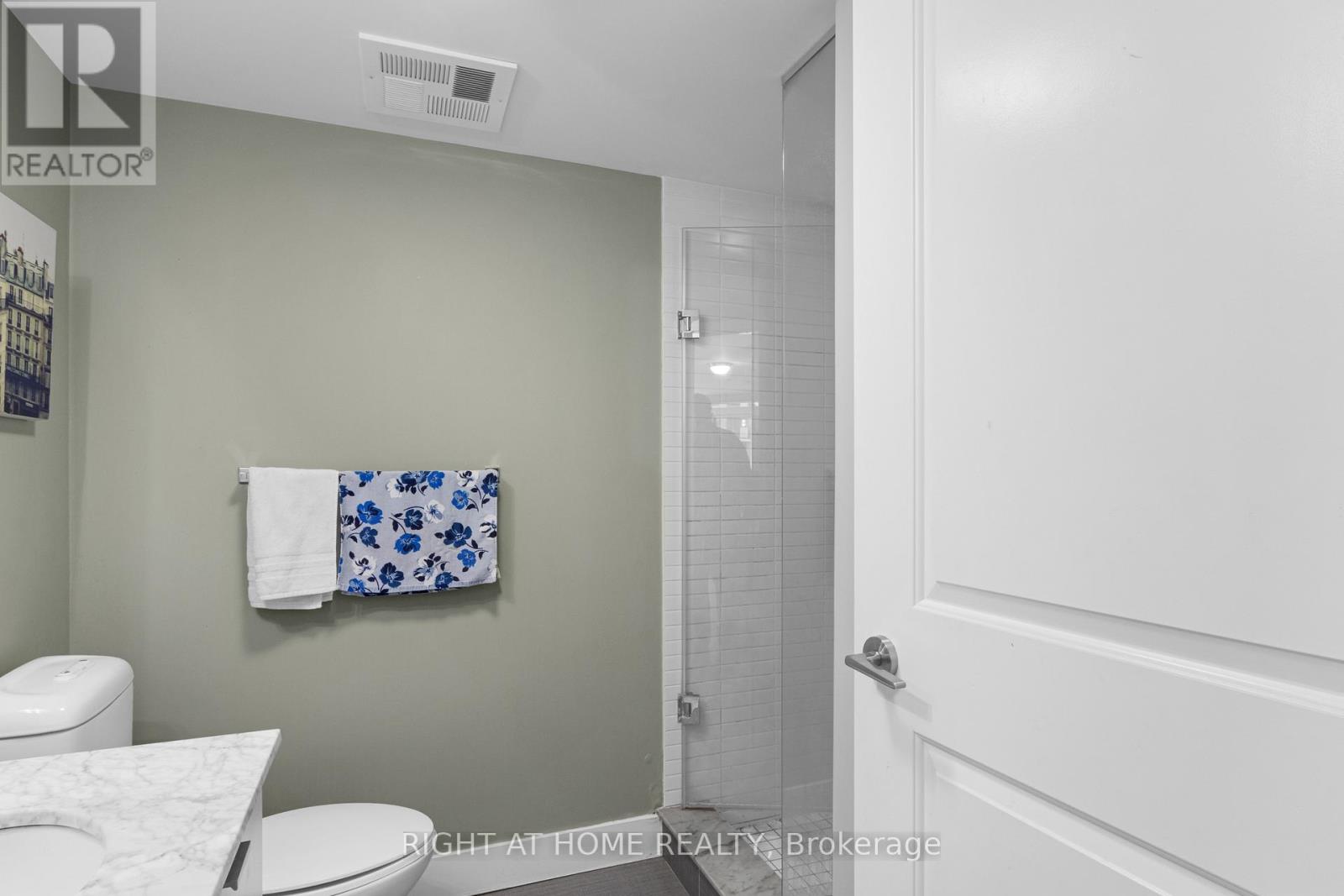 904 - 23 Sheppard Avenue E Property Photo 17